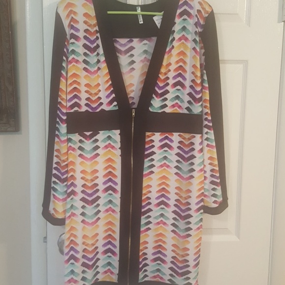 Top - Picture 4 of 5